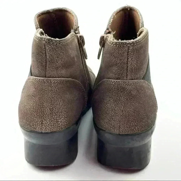 Clarks Cloud steppers ankle booties 6 36 bronze - Picture 4 of 12